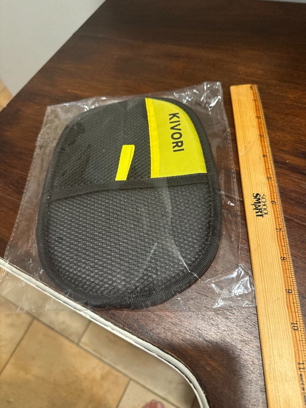 Kivori Mesh pet hair removal Mitt - NEW